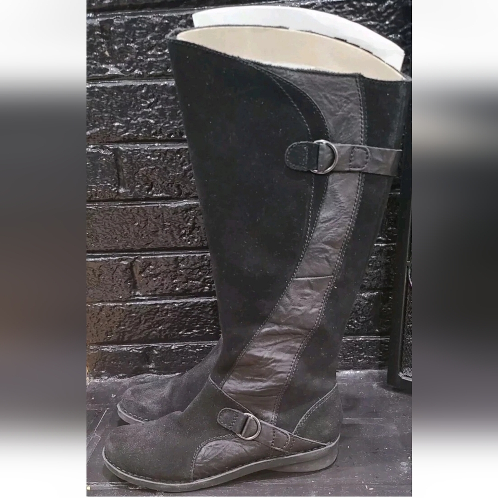 Black Knee-High Women's Boots